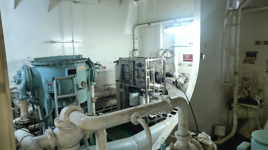 喜乐注册15吨每天海水淡化装置助力国外远洋化工船人员健康饮水！